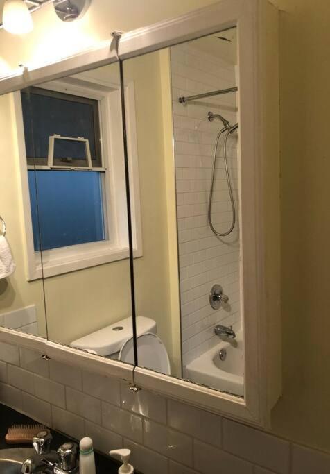4 Bedroom Upper Level Kits Home Vancouver Extérieur photo