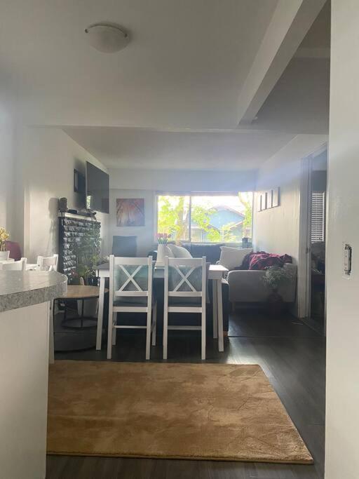 4 Bedroom Upper Level Kits Home Vancouver Extérieur photo