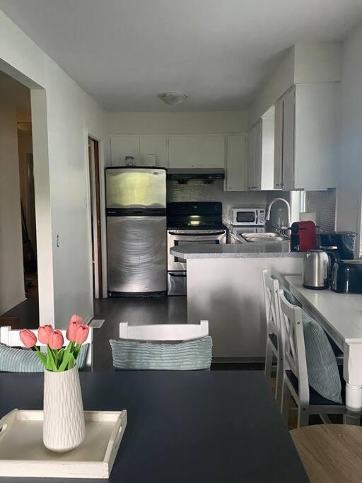 4 Bedroom Upper Level Kits Home Vancouver Extérieur photo