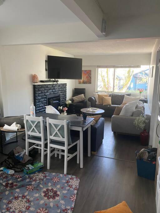 4 Bedroom Upper Level Kits Home Vancouver Extérieur photo